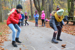 dinges-wald-geburtstag-spiele-zapfen